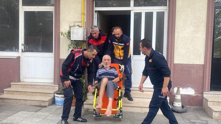 Zonguldak'ta evde yalnız kalınca korkan yatalak hasta ekipleri harekete geçirdi G4