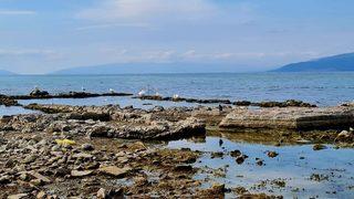 Su çekilmesi yaşanan İznik Gölü'ndeki batık bazilika kıyıyla birleşti