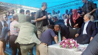 Protokol kavgası mahkemelik oldu