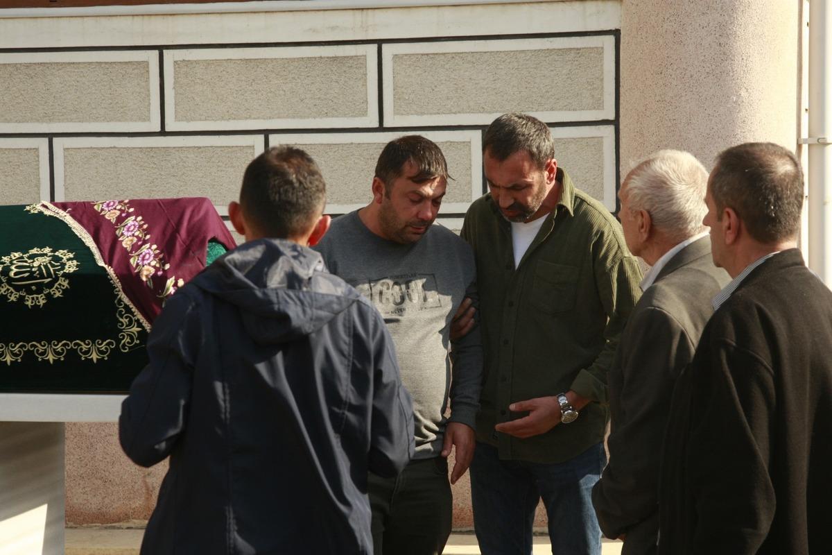 Bursa'da okulun penceresinden d&uuml;şen &ouml;ğrencinin cenazesi defnedildi