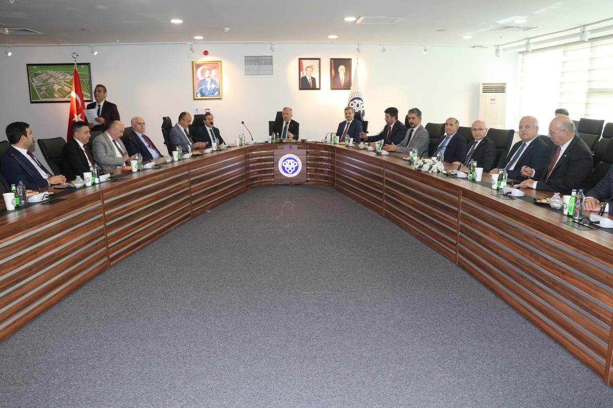 T&uuml;rk D&uuml;nyası Sempozyumu Erzincan'da sona erdi