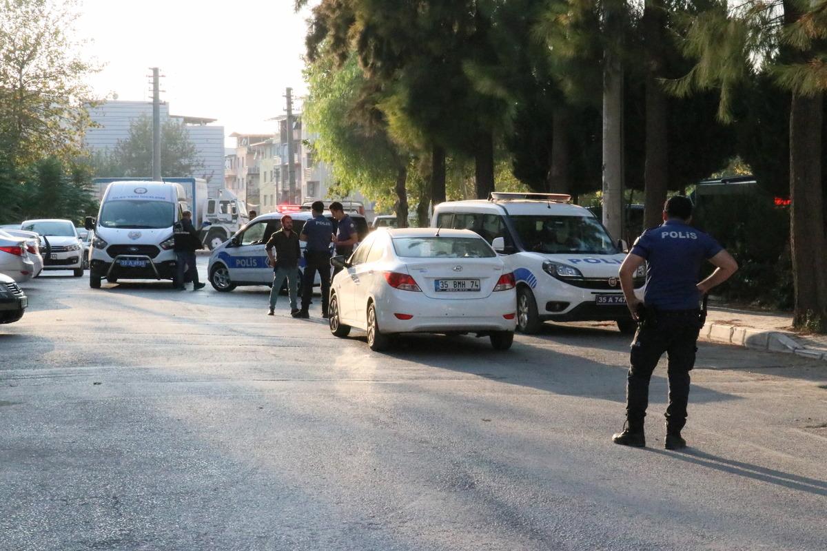 İzmir'de silahlı saldırıya uğrayan kişi ağır yaralandı