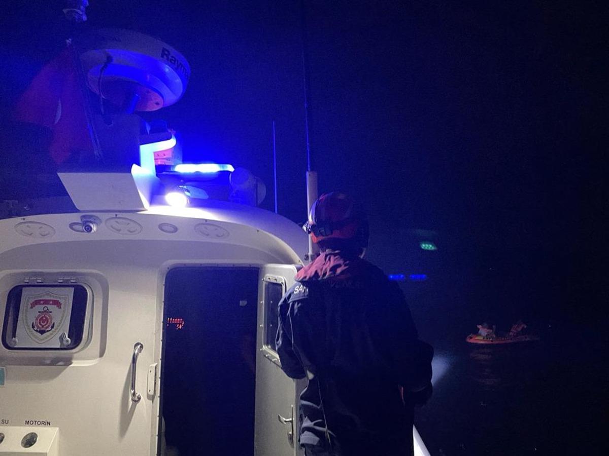 Muğla a&ccedil;ıklarında 125 d&uuml;zensiz g&ouml;&ccedil;men kurtarıldı