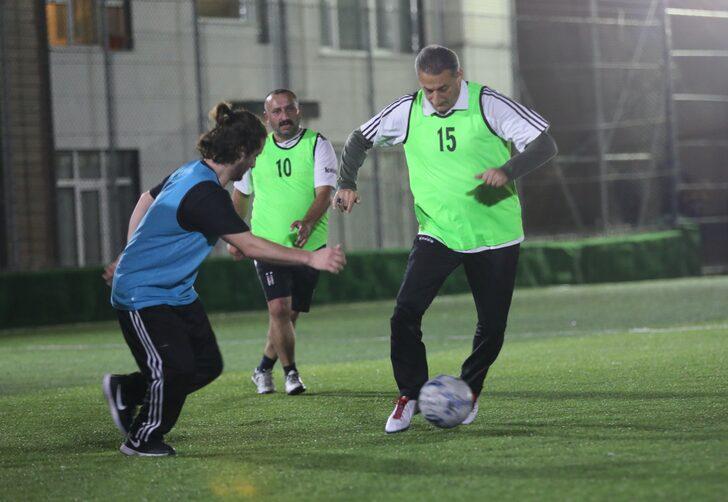 Sinop Valisi gençlerin halı saha maçı teklifini kırmadı G1