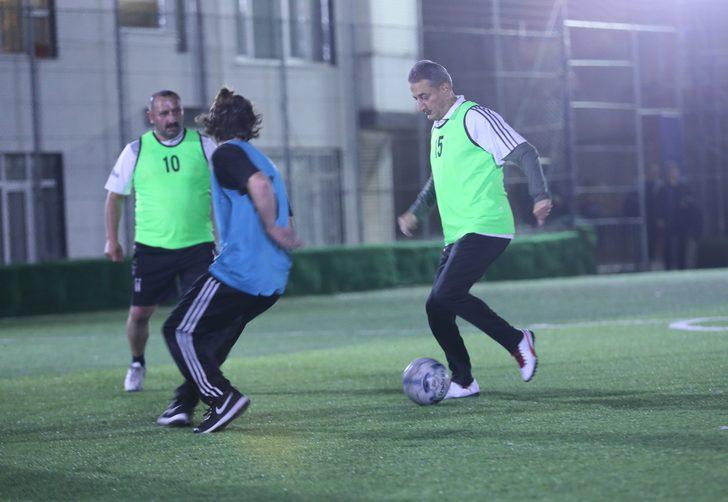 Sinop Valisi gençlerin halı saha maçı teklifini kırmadı G3