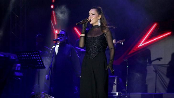 Şarkıcı Bengü Kahramanmaraş'ta konser verdi G2