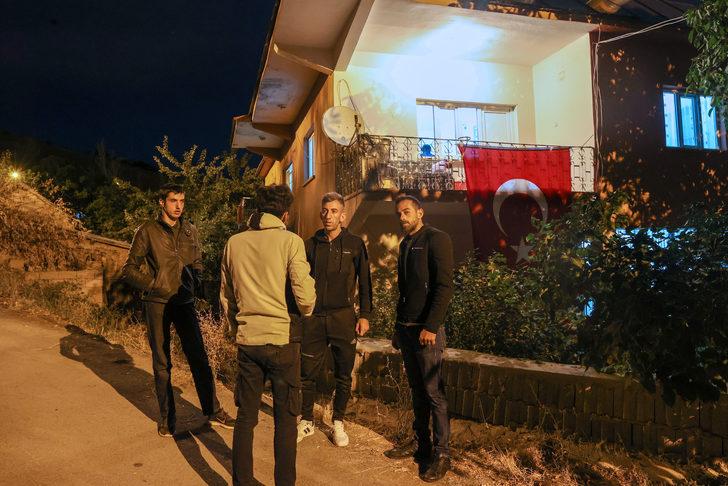 Şehit İbrahim Han'ın Van'daki evine Türk bayrakları asıldı G4