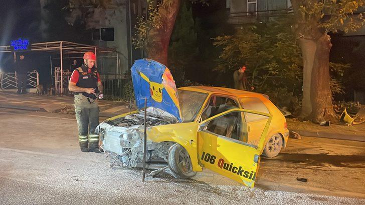 Bursa'da aracıyla ağaca çarpan sürücü yaralandı G2