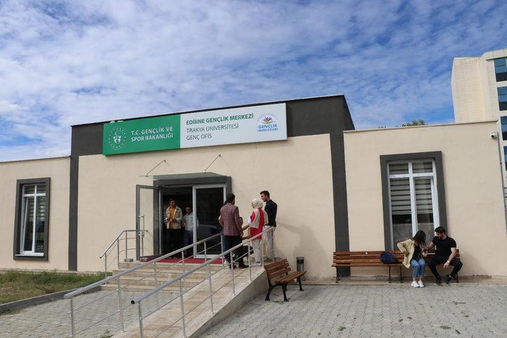 Trakya Üniversite öğrencilerinin kampüsteki "ikinci evi" Genç Ofis oldu G2