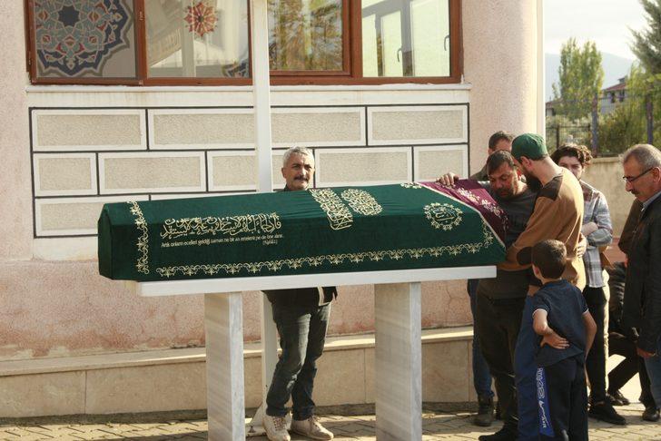 Öğretmenine yakalandı kendisini dördüncü kattan boşluğa bıraktı! 15 yaşındaki Sudenur'un ölümü hüzne boğdu G4