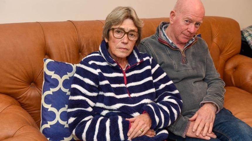 Hayattayken ölü ilan edildiler! Aslında birlikte taziye mektuplarını okuyorlardı