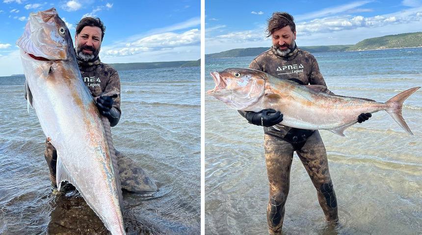 Rekortmen dalgıç, zıpkınla 40 kiloluk akya balığı avladı! '1.5 saat mücadele ettim'