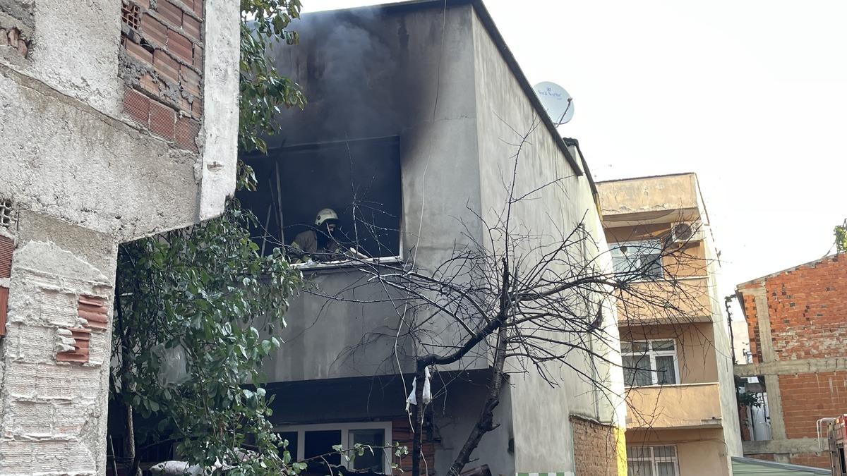 Bursa'da 5 g&uuml;n &ouml;nce yanan evde yeniden yangın &ccedil;ıktı