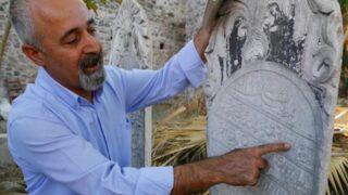 Sosyal medya Osmanlı'dan kalma mezar taşında yazanları konuşuyor! Mezar sahibi, pahalılıktan sadece bamya ile beslenmiş