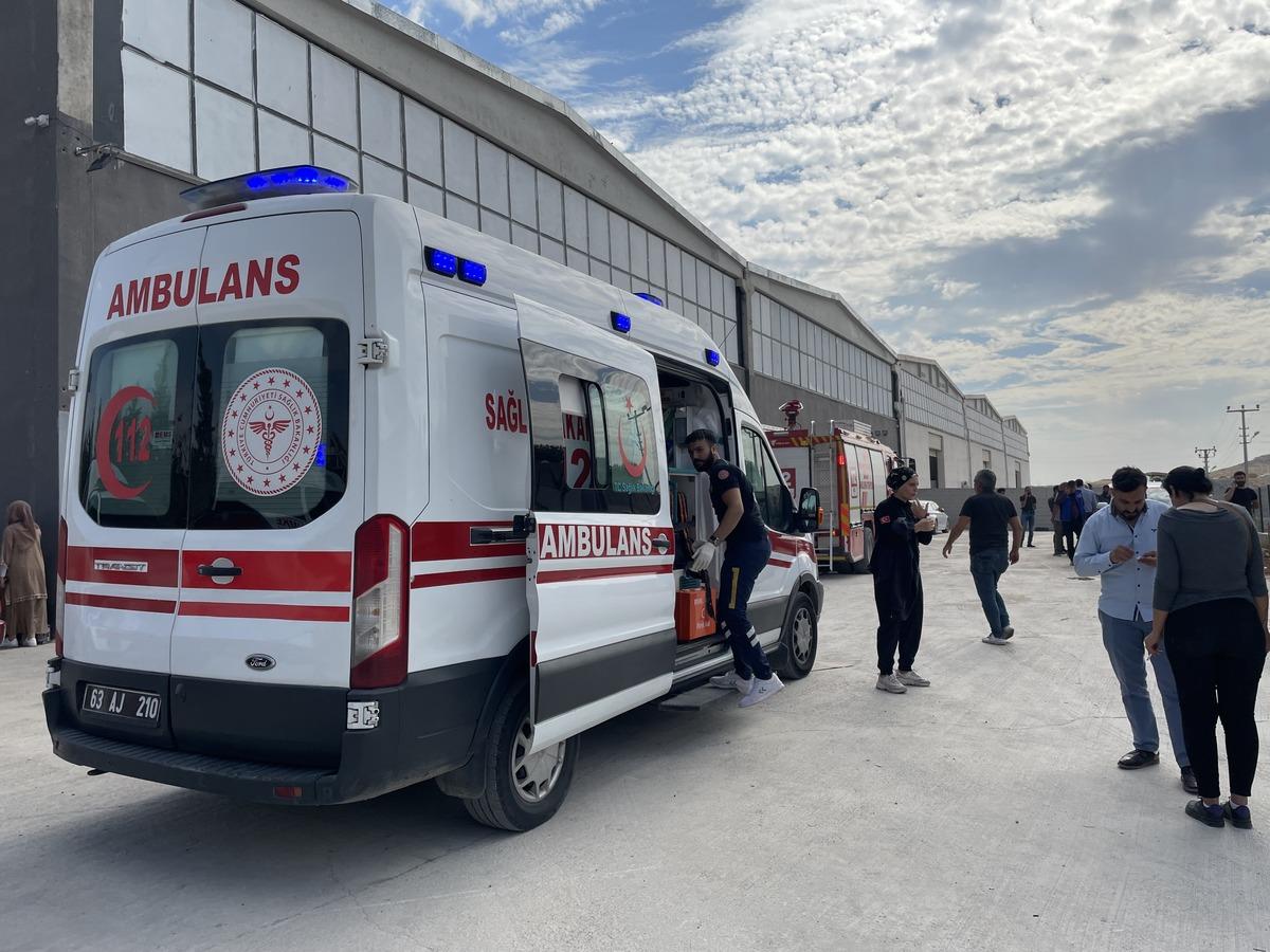 Şanlıurfa'da fabrika duvarının yıkılması sonucu 3 iş&ccedil;i yaralandı
