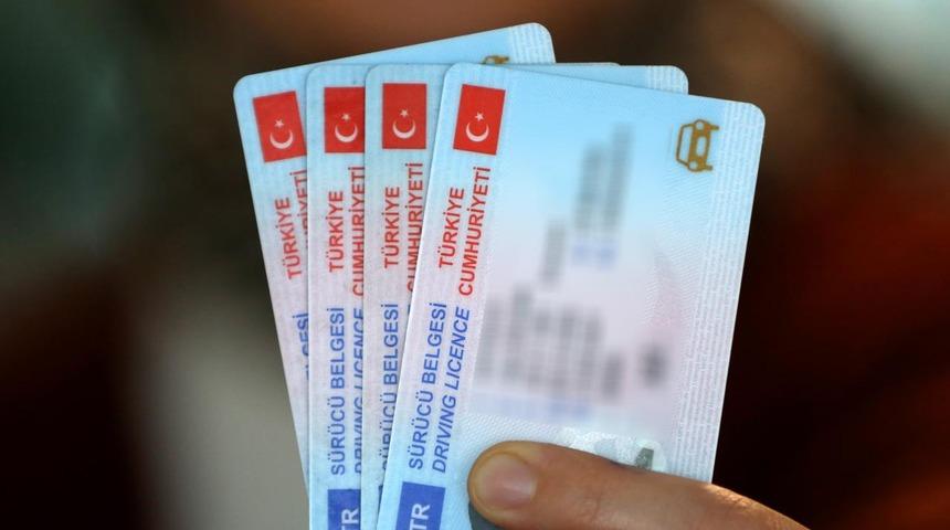 Ehliyet yenileme ücreti ne kadar? Ehliyet yenileme süresi ne zaman bitiyor? İşte gerekli evraklar