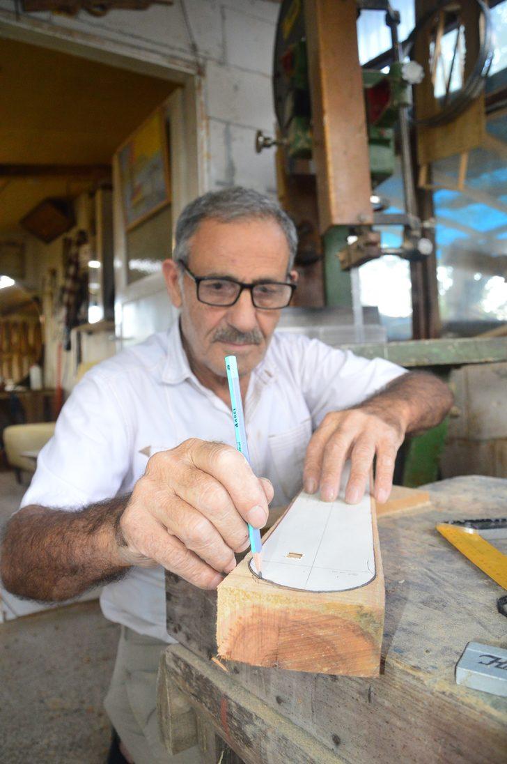 Karadenizli arkadaşlar atölyelerinde 35 yıldır kemençe üretiyor G2