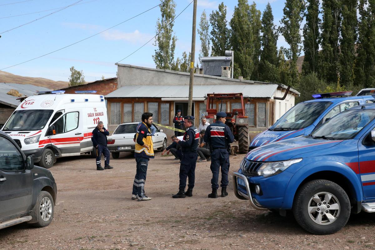 Sivas'ta karı koca evlerinde &ouml;l&uuml; bulundu