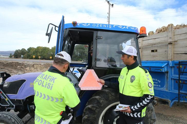 Tokat-Sivas kara yolunda pancar taşıyan traktörler denetlendi G4