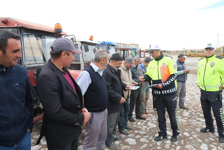 Tokat-Sivas kara yolunda pancar taşıyan traktörler denetlendi G5