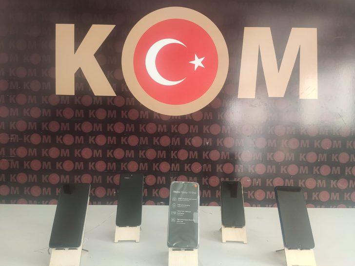 Konya'da gümrük kaçağı cep telefonu operasyonunda 8 kişi yakalandı G2