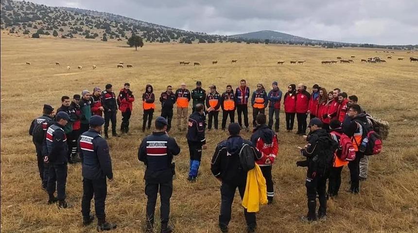 Afyonkarahisar'da kayıp başvurusu yapılan Alzheimer hastası kadını arama çalışmaları sürüyor