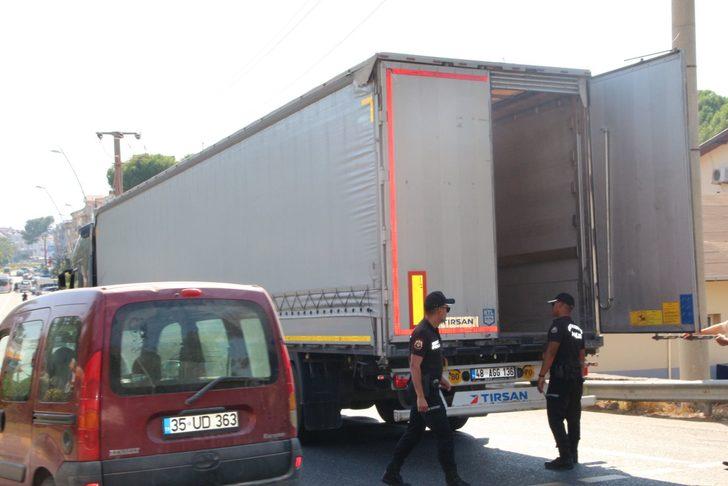 Marmaris'te konaklama tesislerine yapılan denetimlerde 265 düzensiz göçmen yakalandı G5