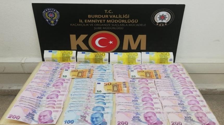 Burdur'da uyuşturucu ve sahte para operasyonlarında 3 kişi tutuklandı