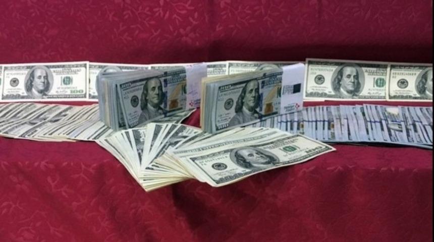 FET&Ouml;'n&uuml;n kadın kuryesinin &uuml;zerinden 100 bin dolar &ccedil;ıktı