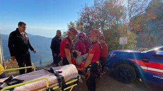 Muğla'da yamaç paraşütüyle kayalıklara düşen turist yaralandı