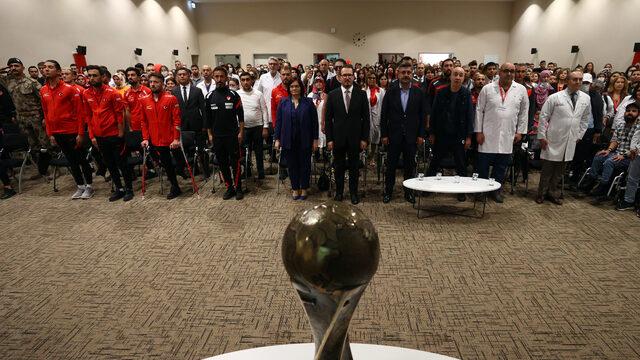 Ampute Futbol Milli Takımı'ndan Ankara Şehir Hastanesi'ndeki hastalara moral ziyareti