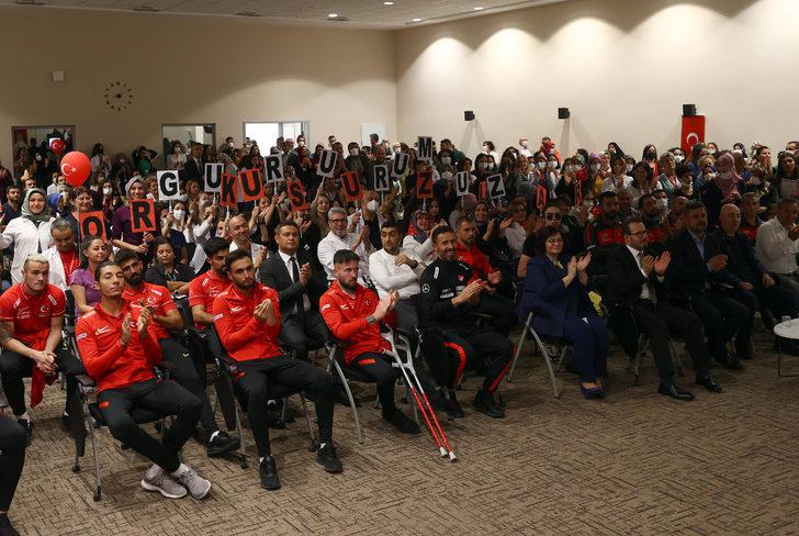 Ampute Futbol Milli Takımı'ndan Ankara Şehir Hastanesi'ndeki hastalara moral ziyareti G2