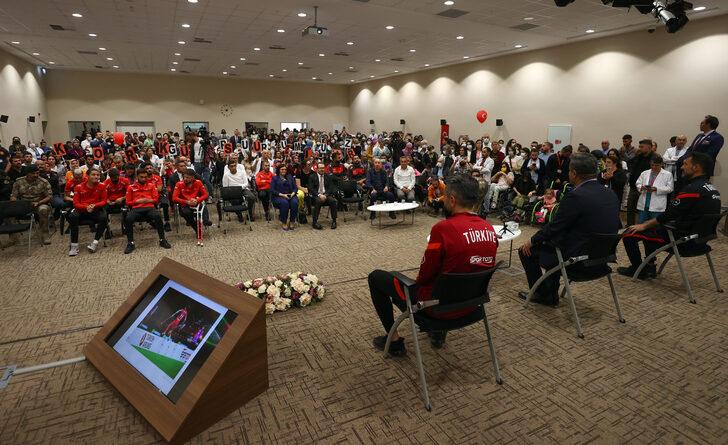 Ampute Futbol Milli Takımı'ndan Ankara Şehir Hastanesi'ndeki hastalara moral ziyareti G3