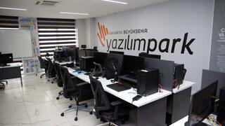 Sakarya'da genç yazılımcıların yetiştirileceği Yazılımpark hizmete açıldı