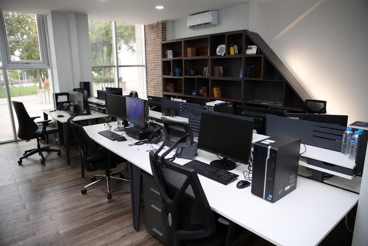 Sakarya'da genç yazılımcıların yetiştirileceği "Yazılımpark" hizmete açıldı G2