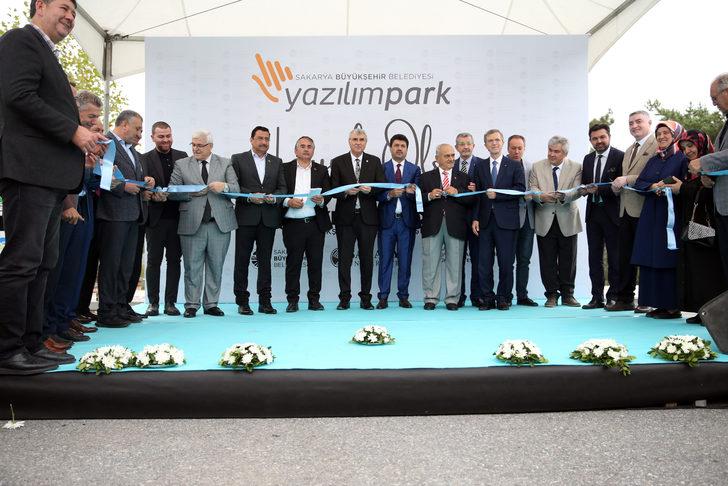 Sakarya'da genç yazılımcıların yetiştirileceği "Yazılımpark" hizmete açıldı G4