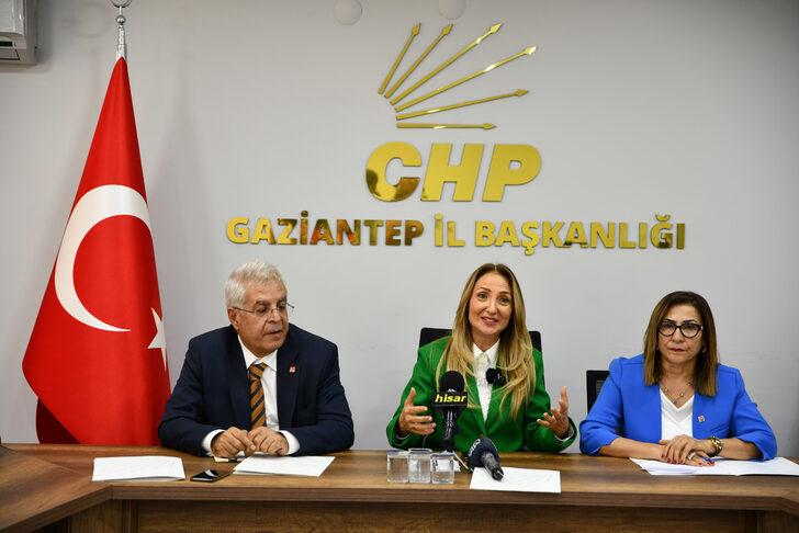 CHP'li Nazlıaka, Gaziantep'te partisinin il başkanlığını ziyaret etti G3