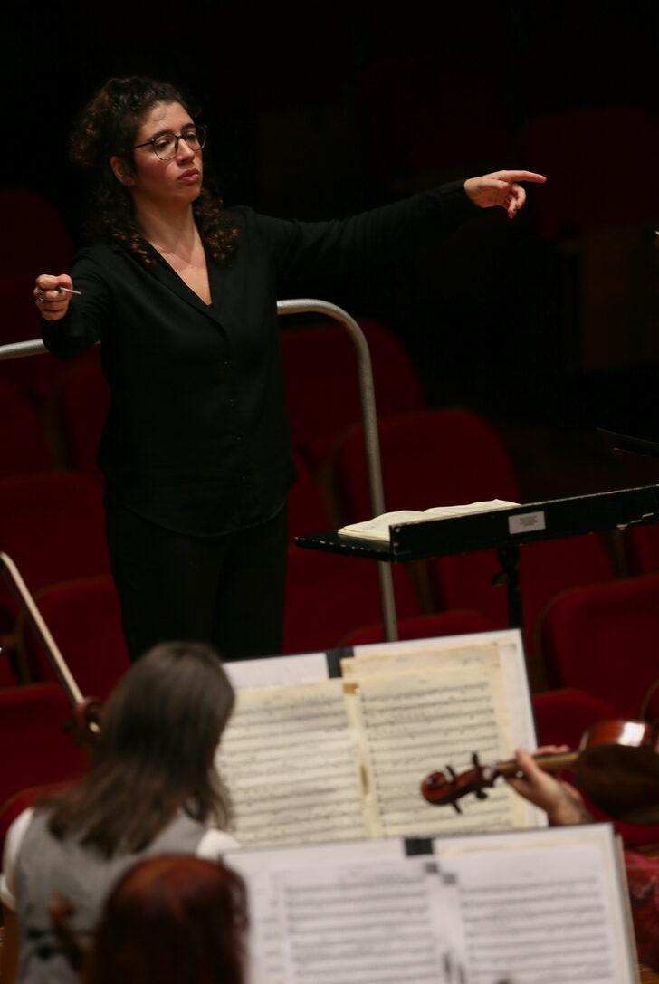 İzmir Devlet Senfoni Orkestrası yarın Nil Venditti şefliğinde sahne alacak G4