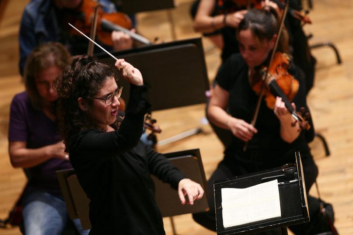 İzmir Devlet Senfoni Orkestrası yarın Nil Venditti şefliğinde sahne alacak G5