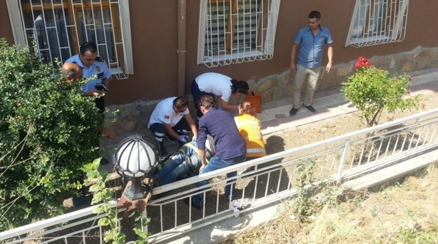 Arkadaşını öldürdü, balkona tırmanırken 3. kattan düştü