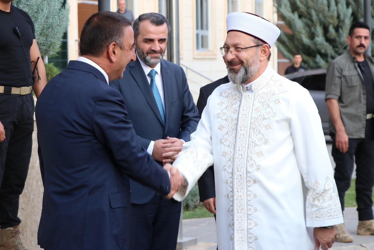 Diyanet İşleri Başkanı Erbaş, Siirt Valiliğini ziyaret etti