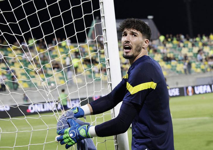 Son dakika: Rum taraftarlardan skandal pankart! Atatürk'e büyük saygısızlık... Barış mesajına böyle karşılık verdiler G2