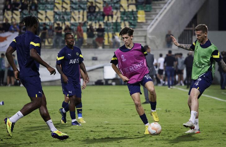 Son dakika: Rum taraftarlardan skandal pankart! Atatürk'e büyük saygısızlık... Barış mesajına böyle karşılık verdiler G3