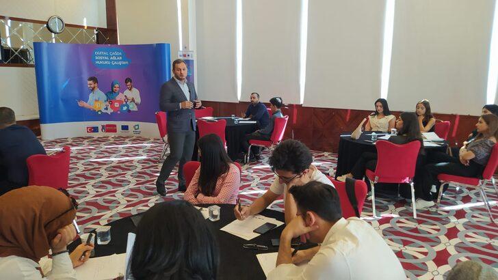 Diyarbakır’da "Dijital Çağda Sosyal Ağlar Hukuku Çalıştayı" düzenlendi G2