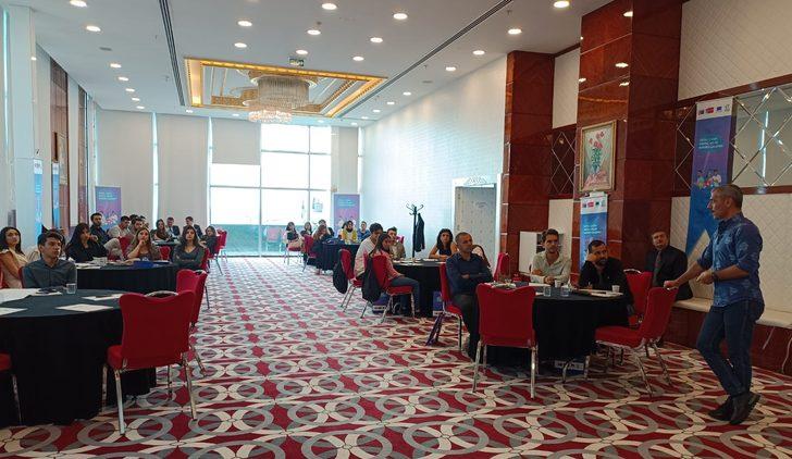 Diyarbakır’da "Dijital Çağda Sosyal Ağlar Hukuku Çalıştayı" düzenlendi G3