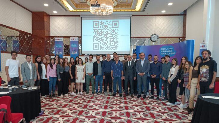 Diyarbakır’da "Dijital Çağda Sosyal Ağlar Hukuku Çalıştayı" düzenlendi G4