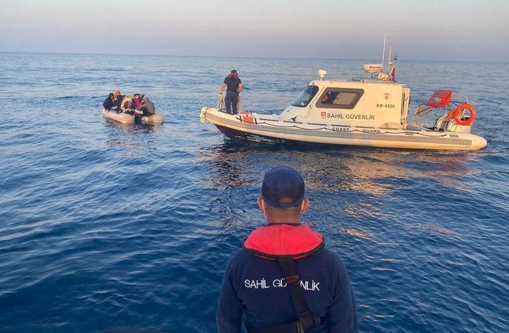 Aydın'da geri itilen 22 düzensiz göçmen kurtarıldı, 37 göçmen yakalandı G2