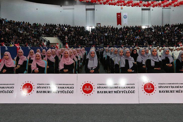 Bayburt'ta eğitimlerini tamamlayan 263 hafız icazet aldı G1
