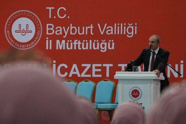Bayburt'ta eğitimlerini tamamlayan 263 hafız icazet aldı G5