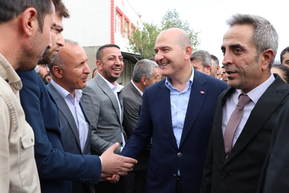 İ&ccedil;işleri Bakanı Soylu, Diyarbakır Ergani, Sur ve Yenişehir'de vatandaşlarla buluştu: